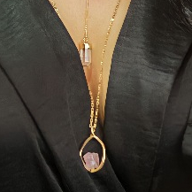 Colar Feminino Longo com Pedra Natural Bruta Quartzo Rosa Elos Quadrados Banhado Ouro18k