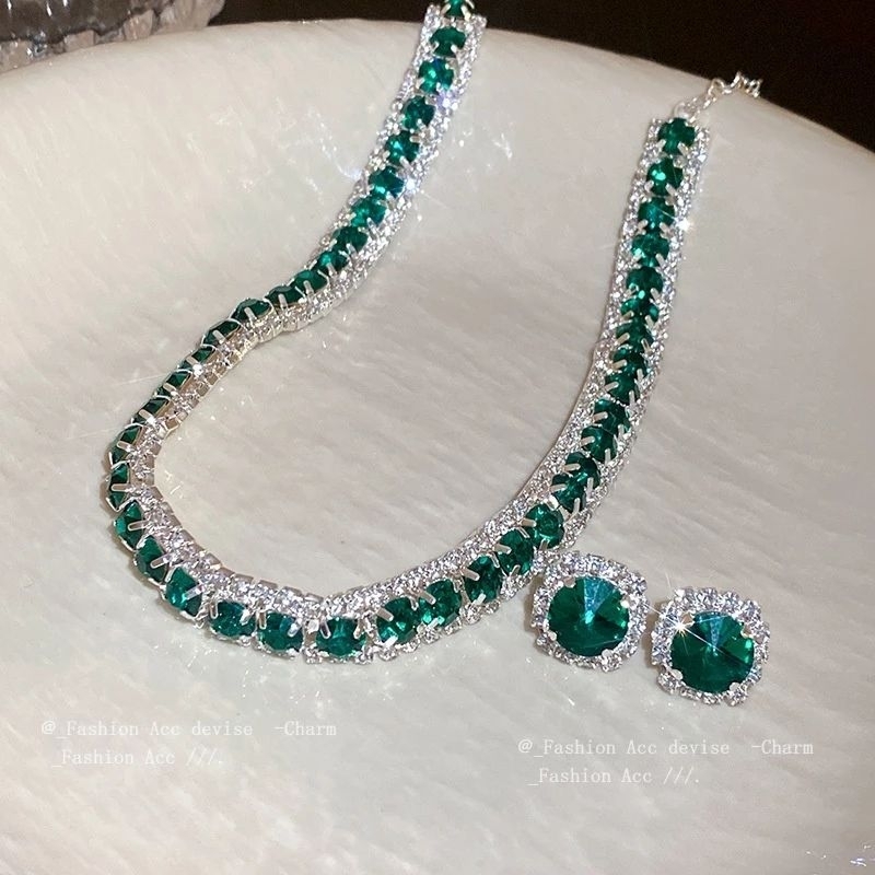 Colar Feminino de Diamante Verde  Moda Feminina Fashion