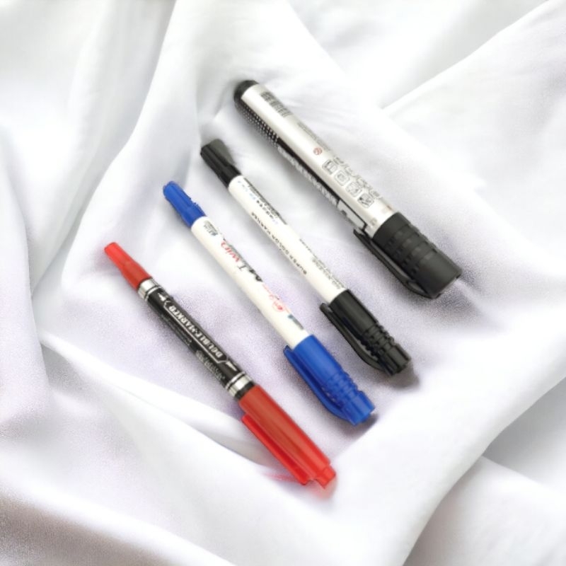 Marcador a prova d'agua permanente vermelho azul e preto 3 peças mais 1 canetão preto em Oferta na Shopee