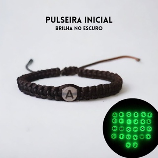 Pulseira com LETRA inicial BRILHA NO ESCURO macrame regulavel em Oferta na Shopee