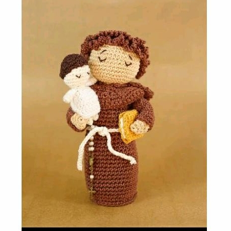 Santo Antônio amigurumi | olhos bordados