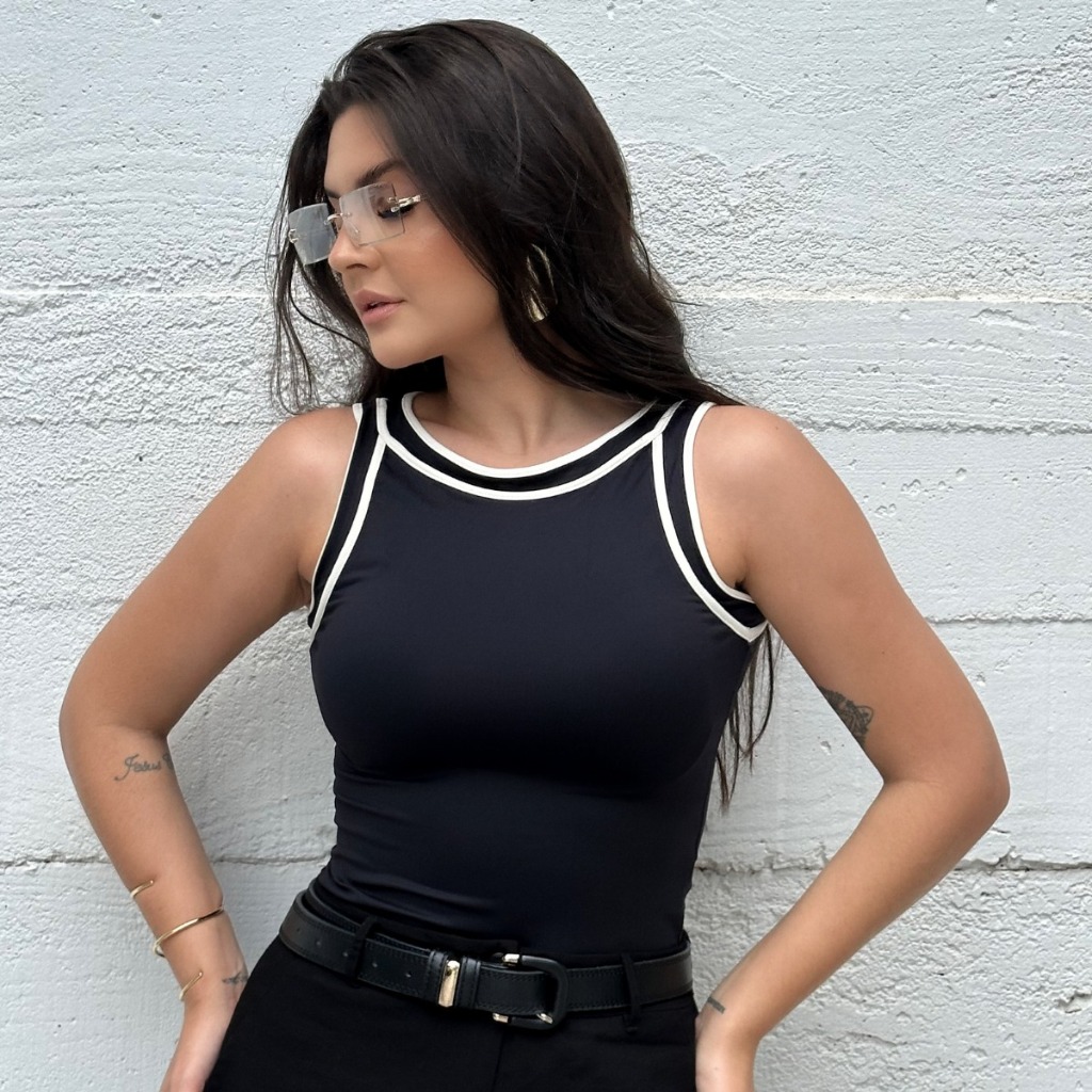 Regata Feminina Bicolor Estilosa Gola Redonda Básica Casual Preta Branco Beyonce
