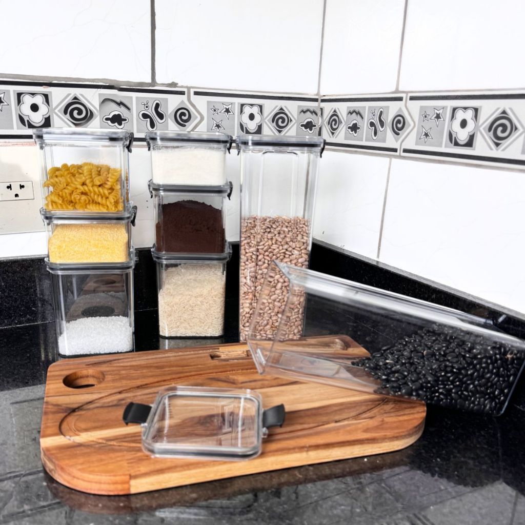 Conjunto de 8 Potes Herméticos em Acrílico Cristal com Trava e Design Empilhável - Organizador para Mantimentos