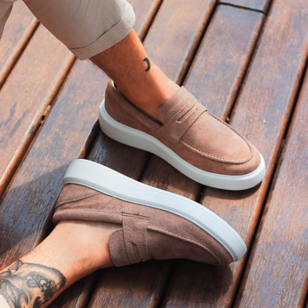 Mocassim Masculino Sola Alta Macio e Confortavel Loafer Derby em Camurça Costurado Premium em Oferta na Shopee