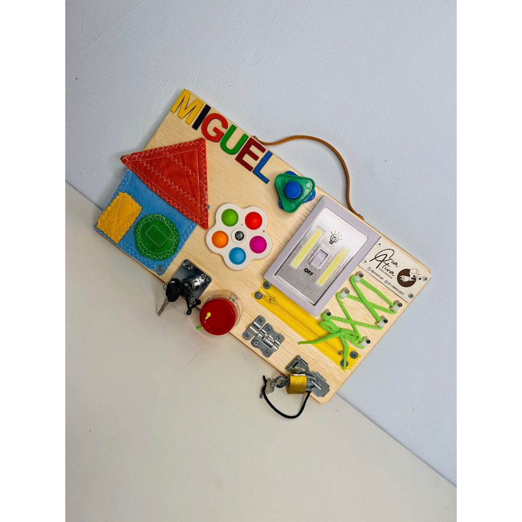 Painel Sensorial Montessori Educativo / Painel de Atividades / Portátil São Luiz - com 35x20cm