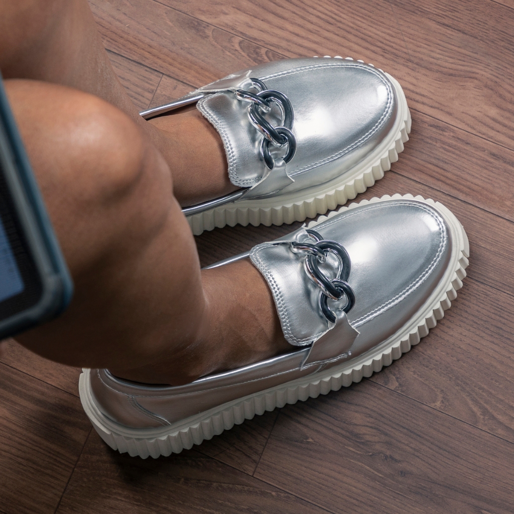 Mocassim Victoria Feminino Leve e Confortável Metalizado Sola Alta Antiderrapante Moda GuGi 405-GG