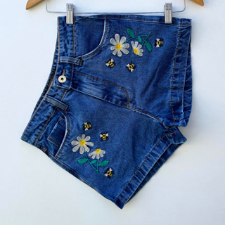 Short jeans feminino cintura alta bordado abelha em Oferta na Shopee