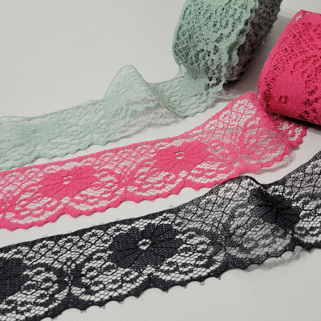 Renda Armarinho Artesanato Vestidos Moda 3,8cm Peça com 20 e 100 metros - Não estica