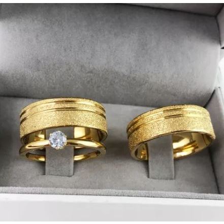 Par de Alianças Marsala Banhada Ouro 18k 8mm + Anel solitário + Caixinha  (COD-401) em Oferta na Shopee