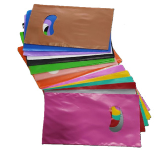 25 mini sacolas plásticas boca de palhaço vazada triste premium para semijoias medida 16x20. em Oferta na Shopee