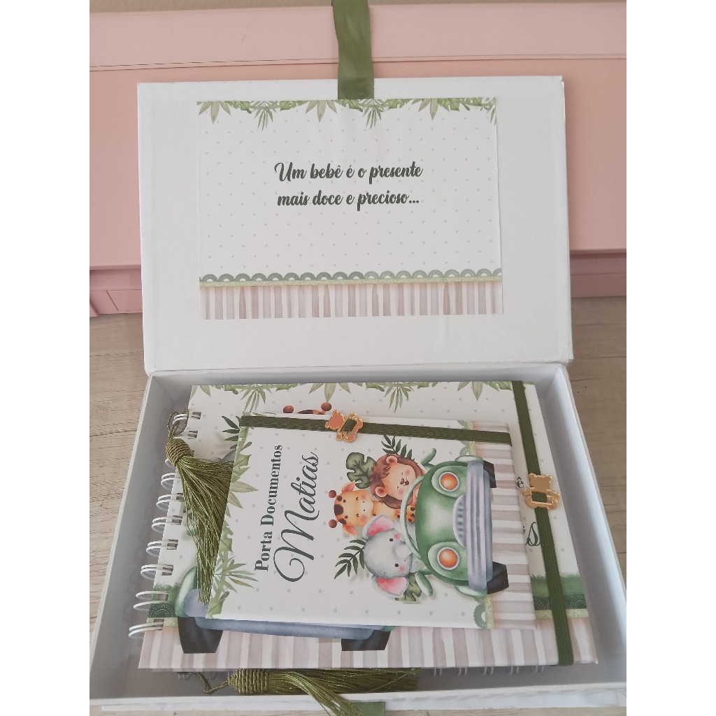 KIT COMPLETO DA CRIANÇA -  LIVRO, CADERNETA , PORTA DOCUMENTOS - VÁRIOS TEMAS - PERSONALIZADO