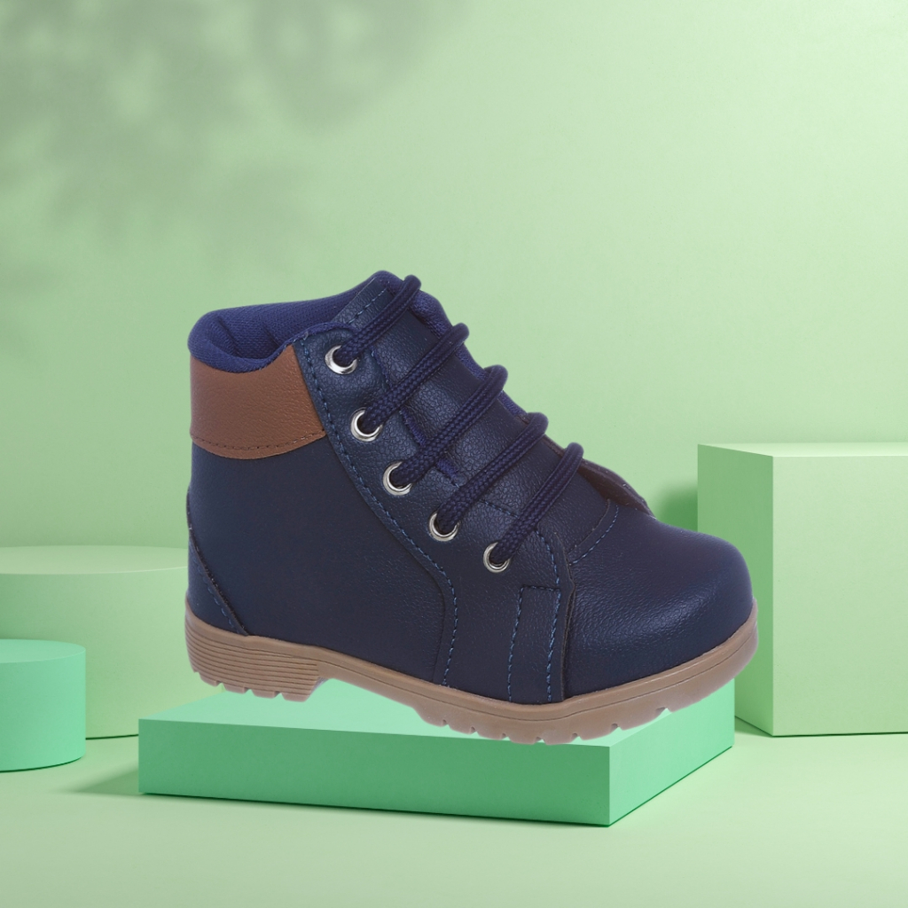 Bota Infantil Menino Solado Tratorada Antiderrapante Confortável Casual Estiloso