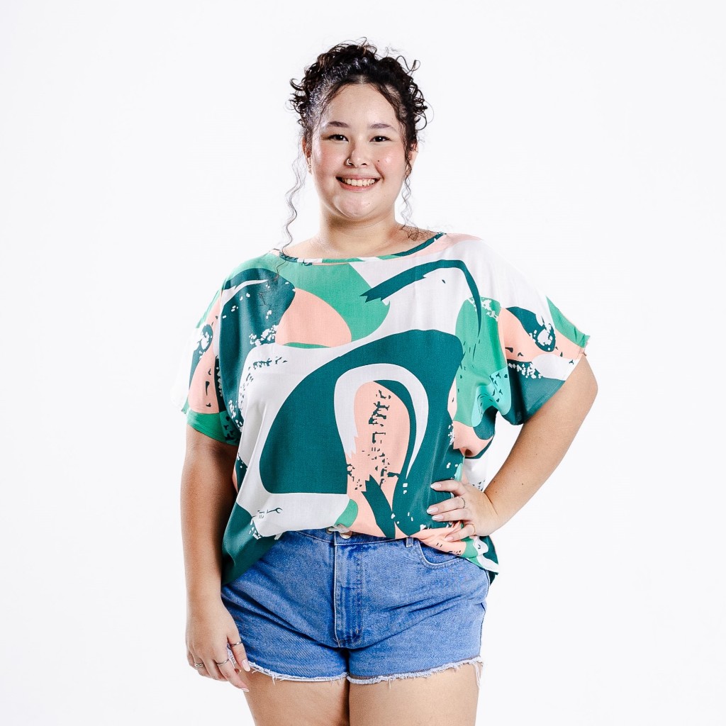 Blusinha Feminina Plus Size Leve e Soltinha Com Manga Morcego e Gola Canoa 100% Viscose