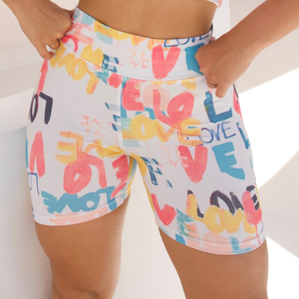 Short Feminino Meia Coxa Cintura Alta Suplex Esportivo Academia Fitness Estampada Love