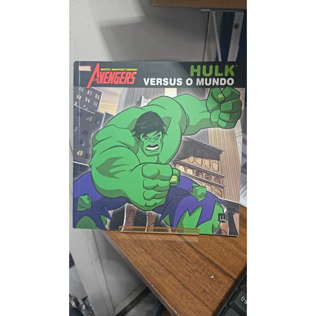 LIVRO HULK - VERSUS O MUNDO - BRANDON AUMAN - ADAPTADO POR ELIZABETH RUNDNICK - INF JUVENIL