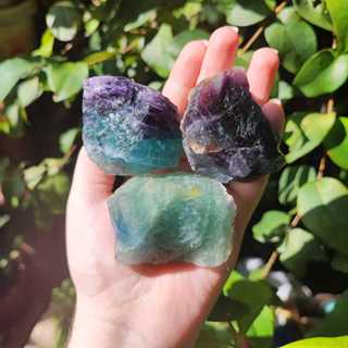 Fluorita Pedra Natural Bruta - Cura Proteção e Calma em Oferta na Shopee