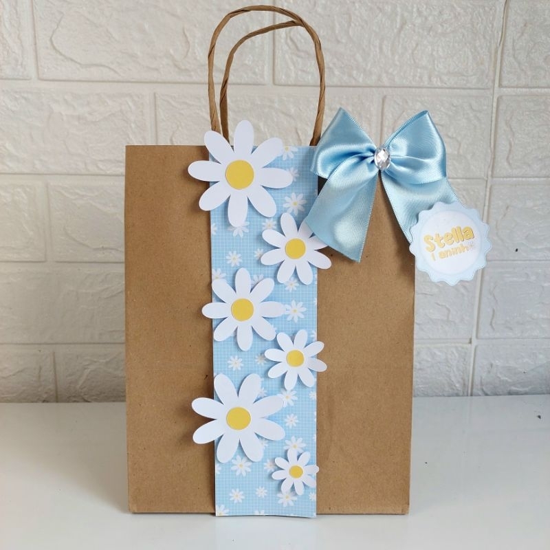 Sacolinha Surpresa Kraft tema Margaridas Azul (Fazemos qualquer tema) LEMBRANCINHAS MARGARIDAS PERSONALIZADOS MARGARIDAS