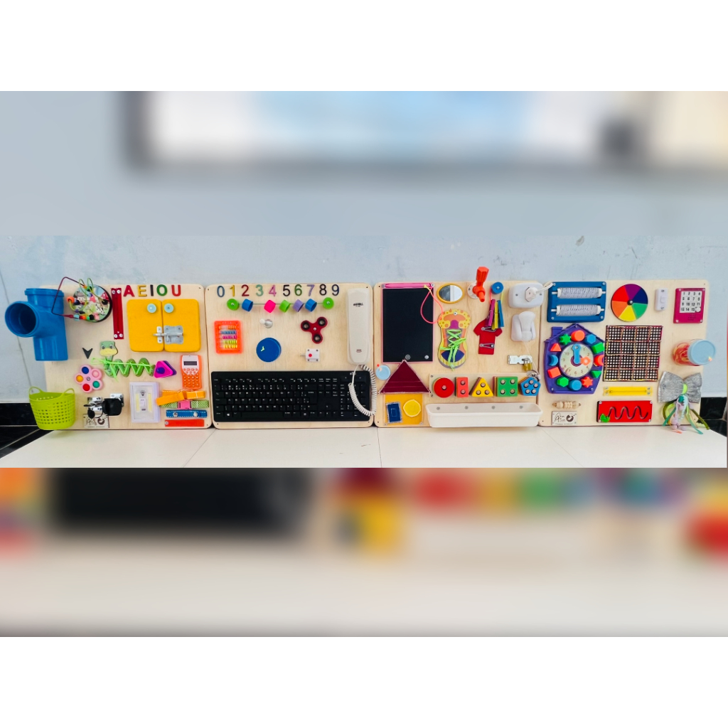 Painel Sensorial Montessoriano Educativo / Placa de Atividades/ Quádruplo China - com 184x40cm