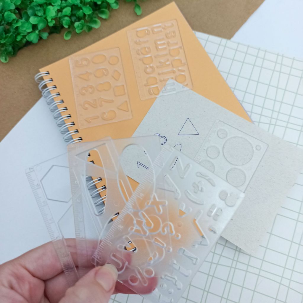 Kit para Desenho com 6 Réguas Geométricas e Gabarito - Waleu