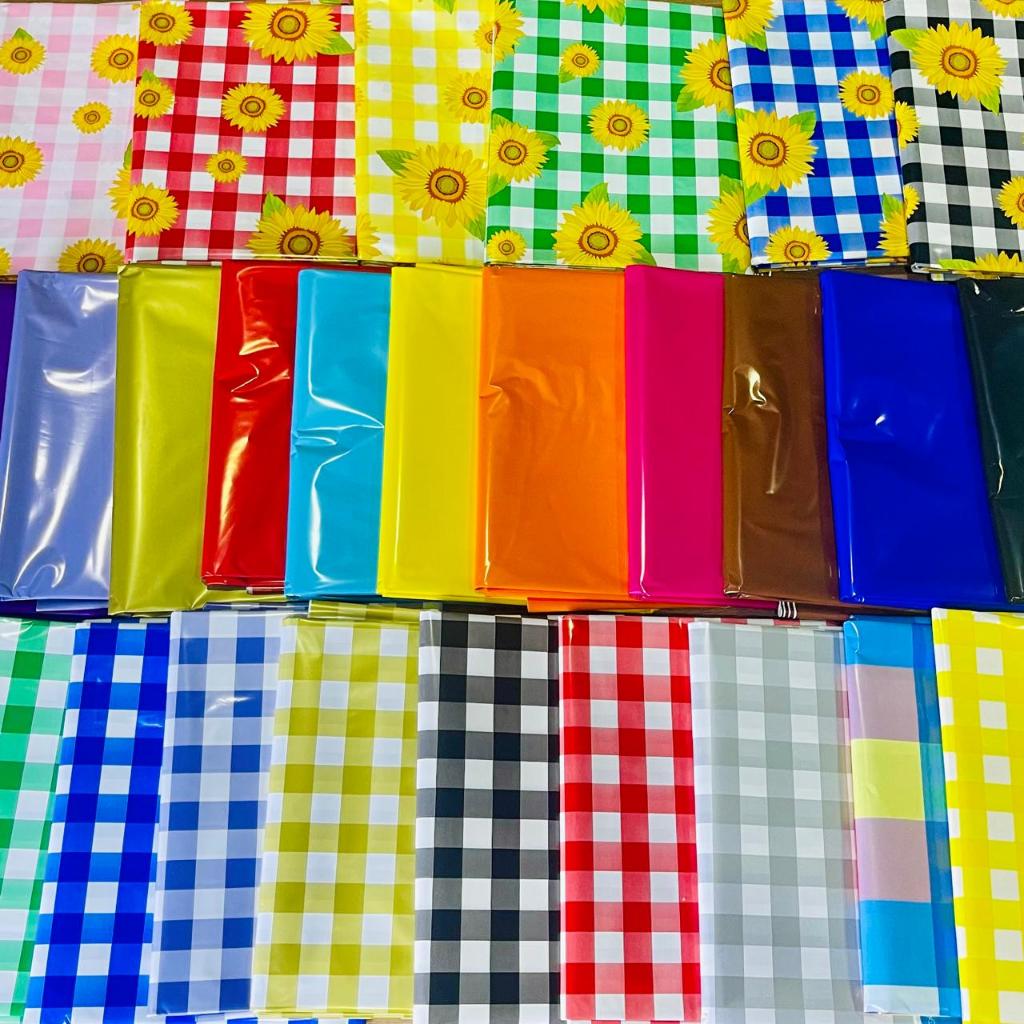 Kit 10~40 Toalhas Plástica de Mesa Para Convidados Lisa ou Xadrez 78X78 cm