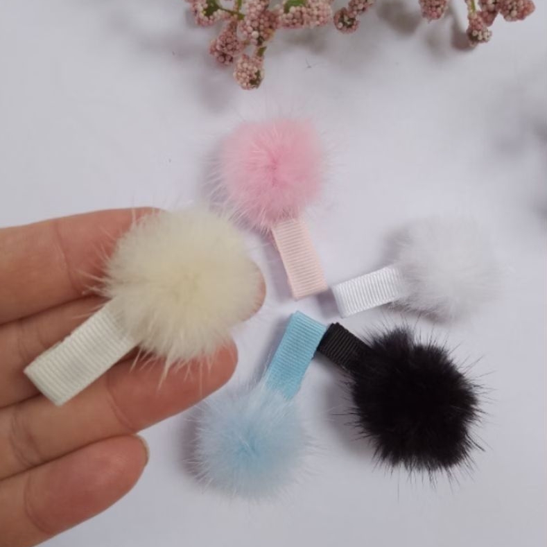 acessorio cabelo pompom infantil kit 3 unidades bico de pato encapado com borrachinha antideslizante