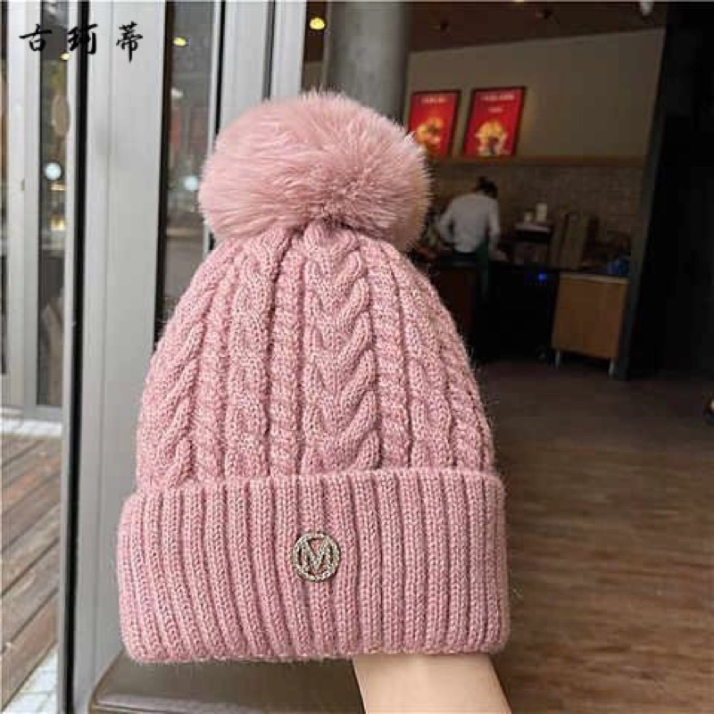 Gorro Feminino De Inverno Com Pompom TOUCA DE LÃ OTIMA PARA USAR NO FRIO em Oferta na Shopee