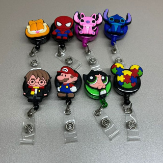 Porta Crachás Personalizado Retrátil  Studens Kids em Oferta na Shopee