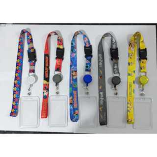 1 Porta crachá roller clipe retrátil, com protetor e cordão de pescoço, com desenho de personagens, e também de times... em Oferta na Shopee