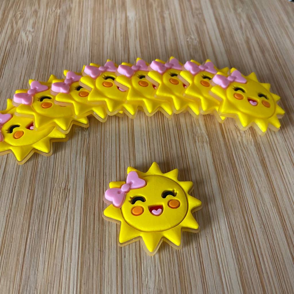 Aplique Emborrachado Sol com Laço - Pacote com 10 Unidades ou Mais - Cod: 100201 em Oferta na Shopee