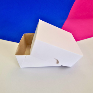 Kit 100 Caixas BRANCAS 4 doces sem visor 7,5x7,5x3. Embalagem para doces, presentes e artesanato. em Oferta na Shopee