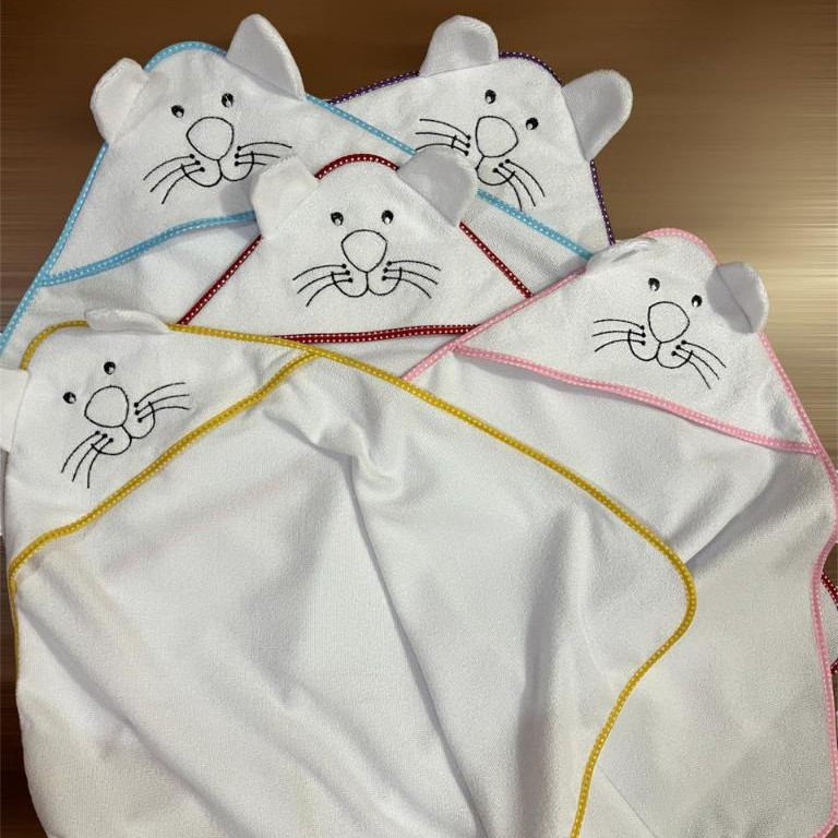 Toalha de Banho Bebe Bordada com Capuz Forrado URSO