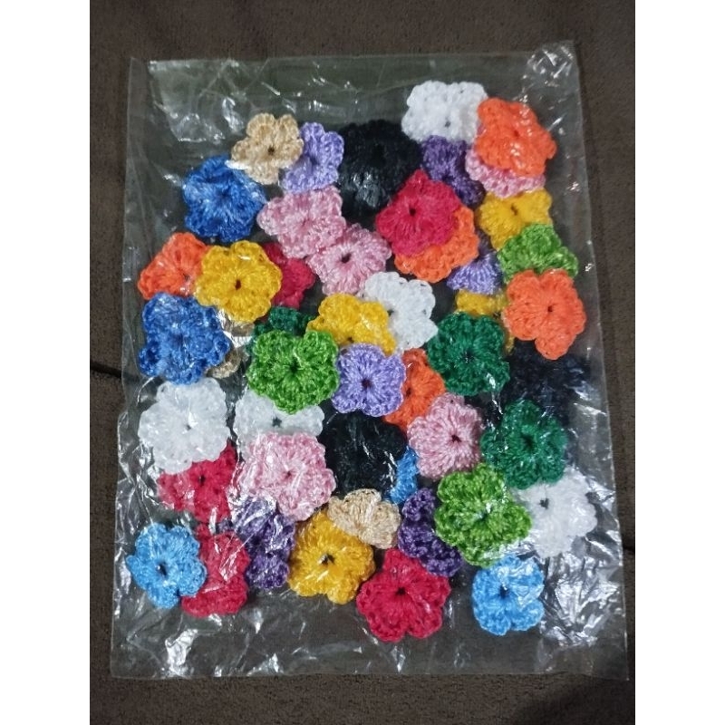 50 Flor de crochê para aplicação em roupas e artesanato em geral