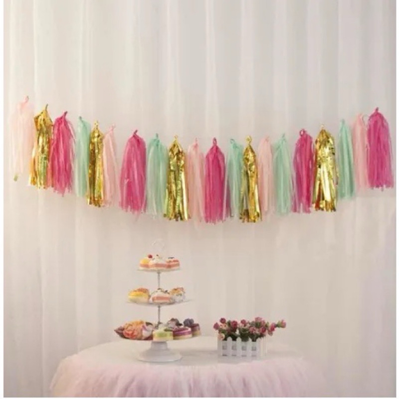 varal de franjas com 20 Pompom papel seda 4,2m decoração festa , parede , mesa etc