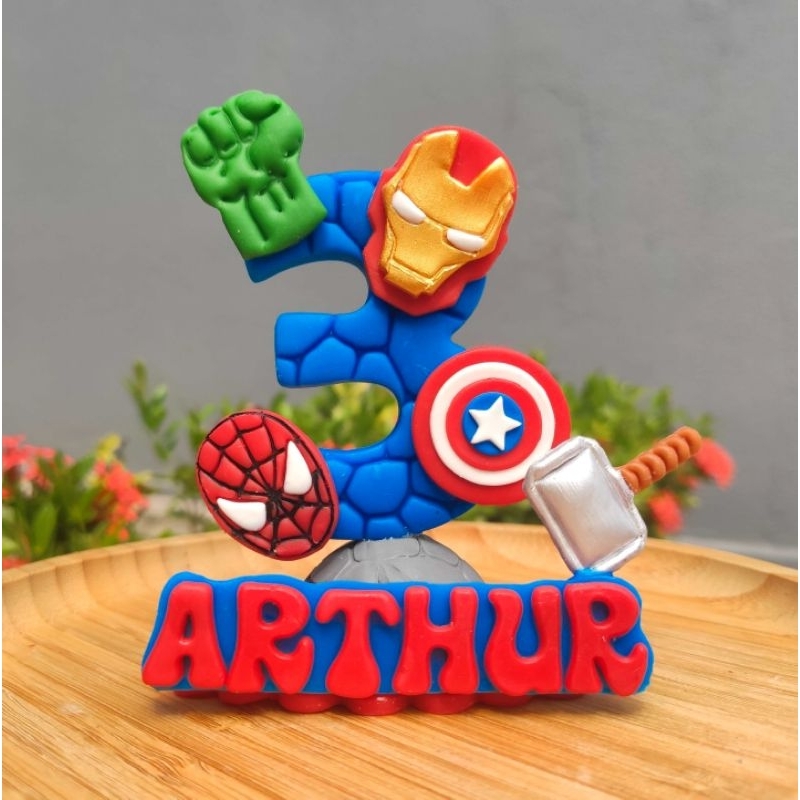 Vela de Aniversário Vingadores Super Heróis em Biscuit