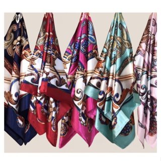 Lenço 50*50CM/90*90CM/ cetim / seda/ lenço /várias estampas（A cor e o estilo são entregues aleatoriamente） em Oferta na Shopee