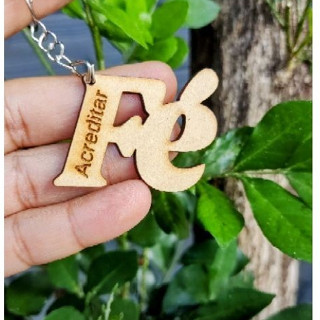 Chaveiro Sortidos FÉ 50 Unidades MDF já vão todos montados, festa, lembrancinhas, casamento, igreja em Oferta na Shopee