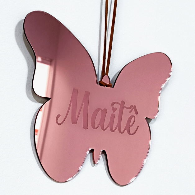 Placa Porta Maternidade Acrílico Borboleta Flâmula - Nome do seu Bebê Personalizado em Oferta na Shopee