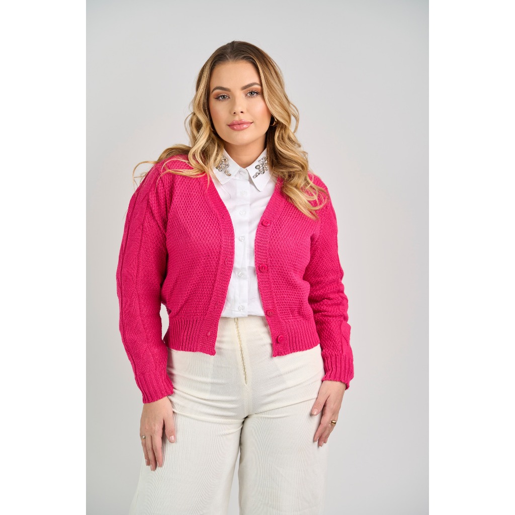 Casaco de Frio Feminino de Inverno em Tricot aberto com Botões Trança na Manga Casaquinho Curto
