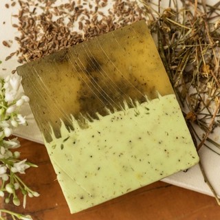 Sabonete calmante e hidratante de ervas (camomila e erva doce) 100g