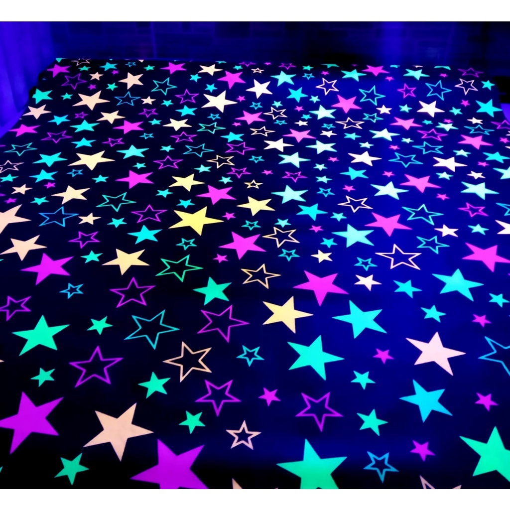 Tnt Estampado Estrela Neon 5,00m X 1,40m Brilha Na Luz Negra em Oferta na Shopee
