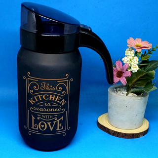 Jarra com Bico Kitchen Love  Black  Fosco 1 Litro em Oferta na Shopee