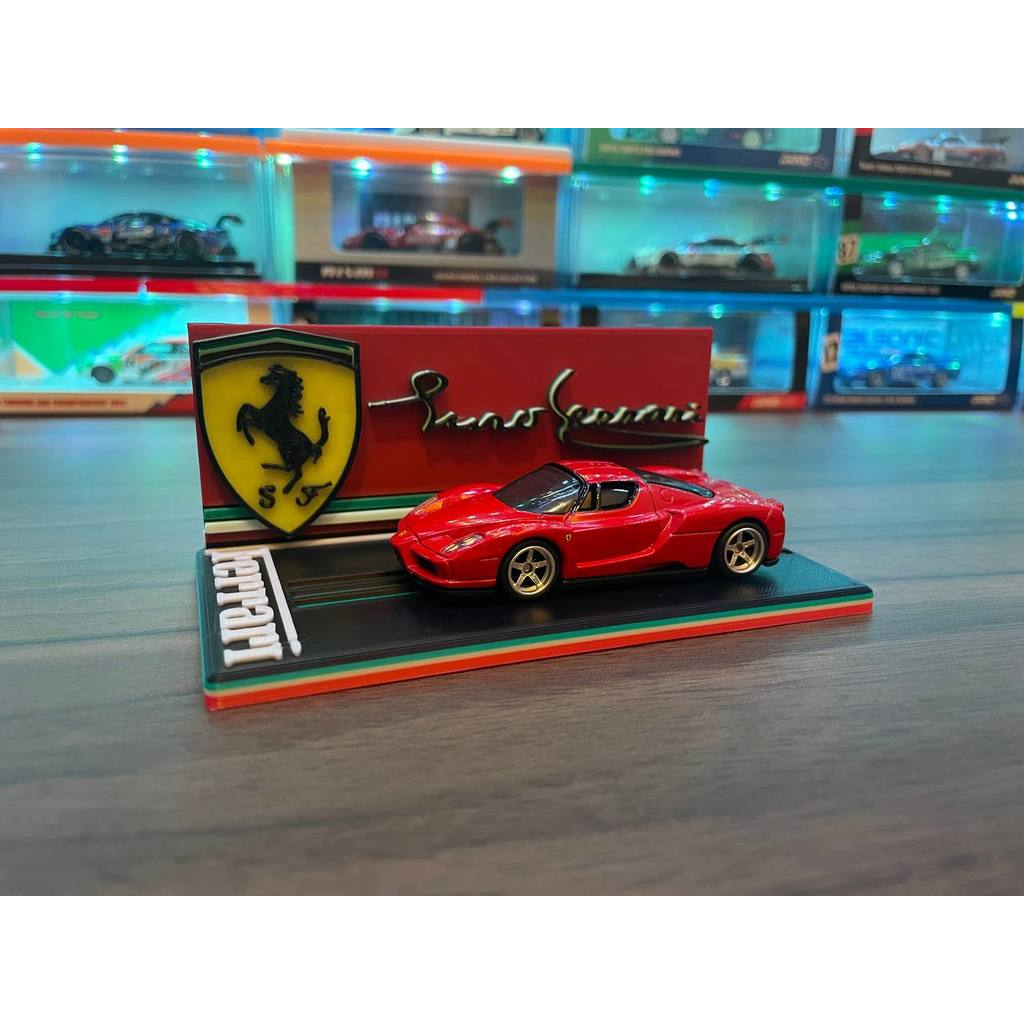 Nicho expositor estante para 1 carrinho em miniaturas Hot Wheels / HotWheels - Ferrari Enzo