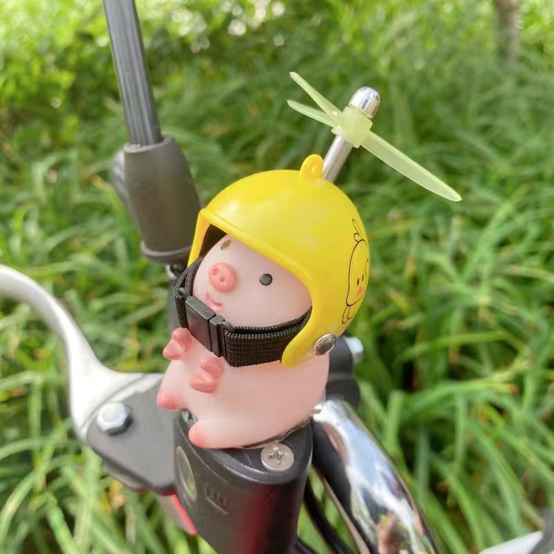 Porquinho Rosa Bonitinho Com Hélice De Capacete modelos variados