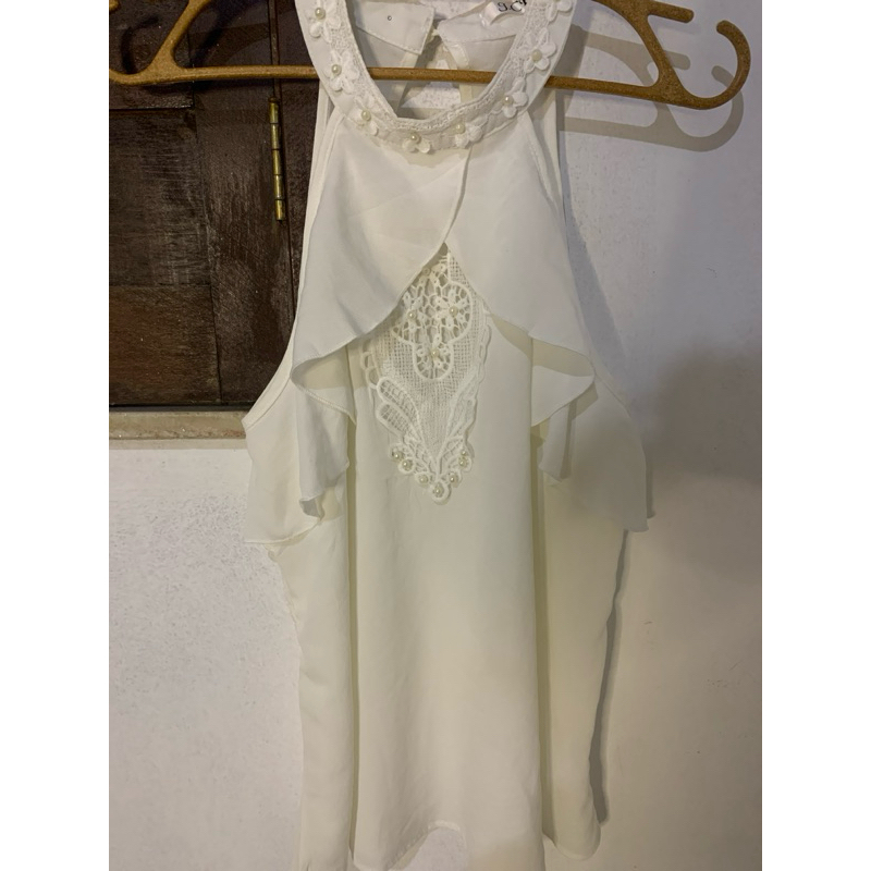 Blusa gola pérola e renda- Moda feminina