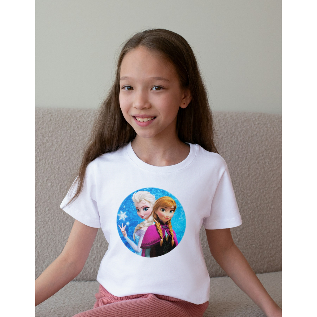 Camiseta Infantil Feminina (Frozen - Globo de Neve) - Elsa e Anna