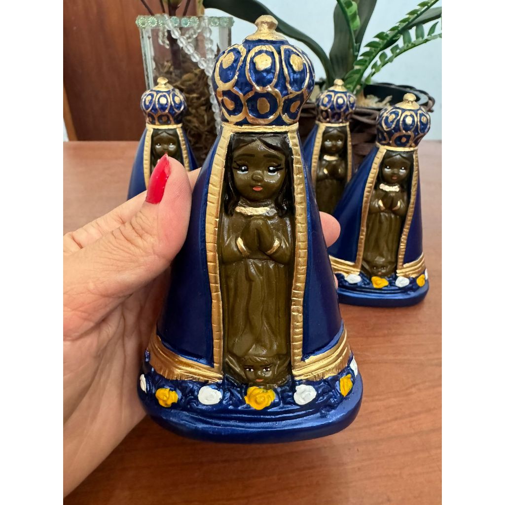 Imagem Nossa Senhora Aparecida 14cm azul royal metalizado e finalizado com verniz, pintada com tinta automotiva, resistente ao desbotamento