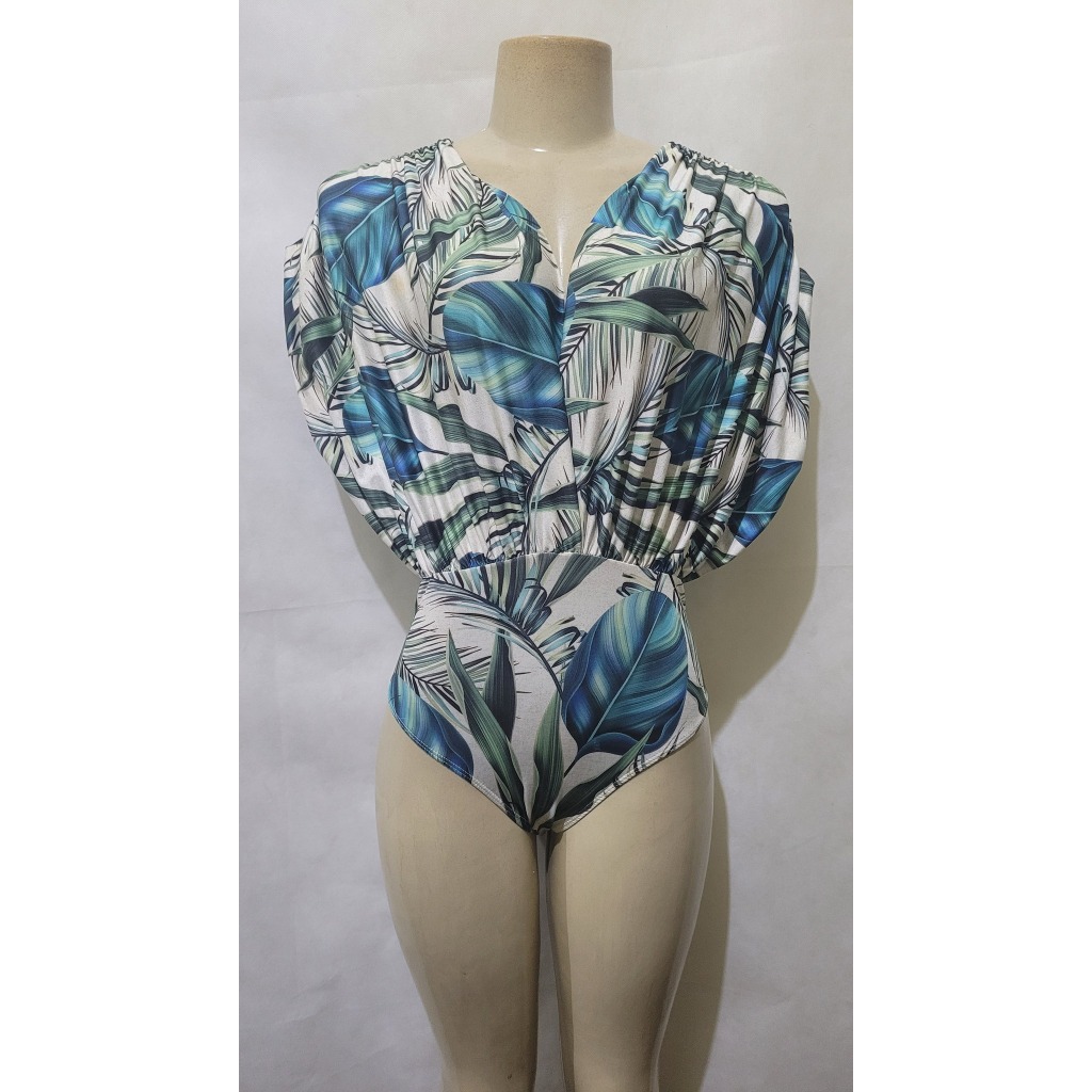 Blusa verde branca estampada RVG tam M body usado bom estado