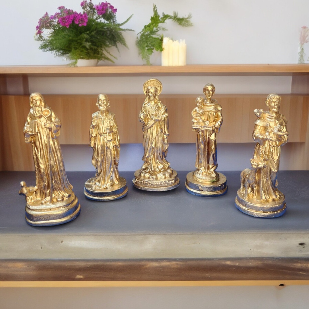 Imagem Religiosa em resina Coração Santos modelo dourado Santo São Francisco Antonio benedito expedito pedro paulo João Batista Padre PIo Cicero LAzaro Pereguino Longuinho Geraldo Judas Onofre Ivo Bento lucas cristovao domingos sebastiao Valor Unitário