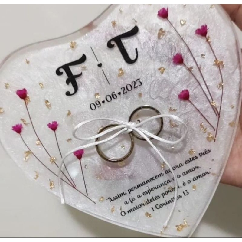Porta alianças CORAÇÃO || Porta retratos Com suporte de acrílico Personalizado de Resina CORAÇÃO