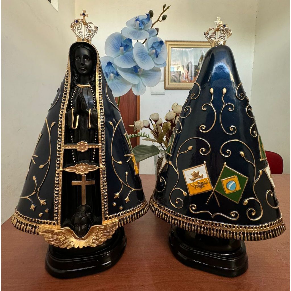 Imagem Nossa Senhora Aparecida 40cm com coroa de metal pintada com tinta automotiva, resistente ao desbotamento.